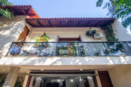 Casa à venda com 580m², 3 quartos e sem vagaFachada