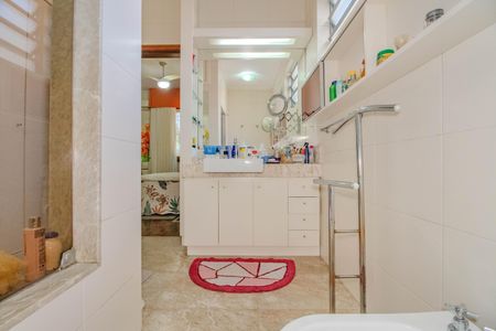 Casa à venda com 580m², 3 quartos e sem vagaBanheiro da suíte