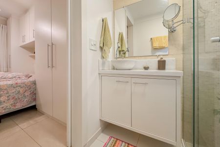 Apartamento à venda com 64m², 2 quartos e 1 vaga Apartamento à venda com 64m², 2 quartos e 1 vagaBanheiro da Suíte