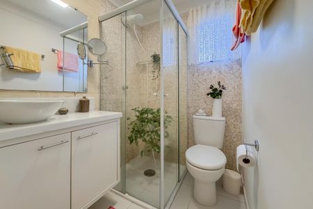 Apartamento à venda com 64m², 2 quartos e 1 vaga Apartamento à venda com 64m², 2 quartos e 1 vagaBanheiro da Suíte