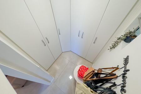 Apartamento à venda com 64m², 2 quartos e 1 vaga Apartamento à venda com 64m², 2 quartos e 1 vagaCloset