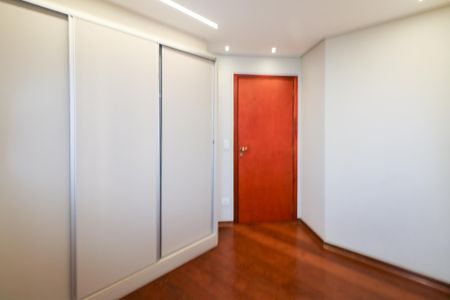 Apartamento à venda com 107m², 3 quartos e 2 vagas Apartamento à venda com 107m², 3 quartos e 2 vagasQuarto 1