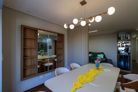 Apartamento à venda com 107m², 3 quartos e 2 vagas Apartamento à venda com 107m², 3 quartos e 2 vagasSala