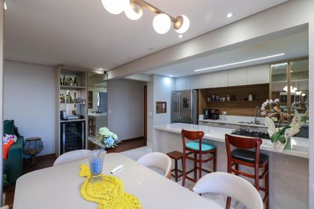 Apartamento à venda com 107m², 3 quartos e 2 vagas Apartamento à venda com 107m², 3 quartos e 2 vagasSala