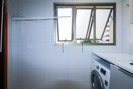 Apartamento à venda com 107m², 3 quartos e 2 vagas Apartamento à venda com 107m², 3 quartos e 2 vagasÁrea de Serviço