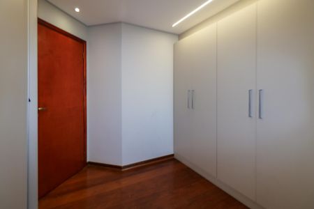 Apartamento à venda com 107m², 3 quartos e 2 vagas Apartamento à venda com 107m², 3 quartos e 2 vagasQuarto 1