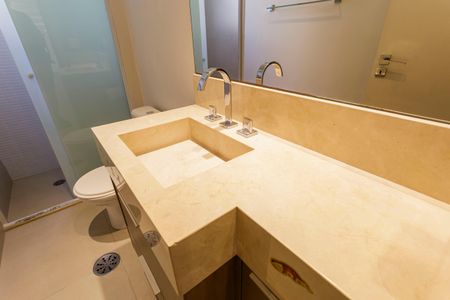 Apartamento à venda com 188m², 3 quartos e 2 vagas Apartamento à venda com 188m², 3 quartos e 2 vagasBanheiro Social