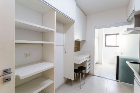 Apartamento à venda com 188m², 3 quartos e 2 vagas Apartamento à venda com 188m², 3 quartos e 2 vagasCozinha