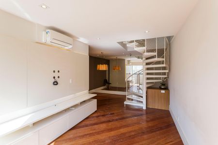 Apartamento à venda com 188m², 3 quartos e 2 vagas Apartamento à venda com 188m², 3 quartos e 2 vagasSala