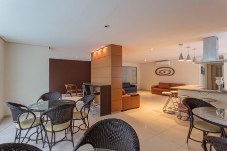 Apartamento à venda com 188m², 3 quartos e 2 vagas Apartamento à venda com 188m², 3 quartos e 2 vagasÁrea comum - Salão de festas