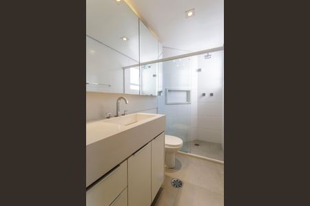 Apartamento à venda com 188m², 3 quartos e 2 vagas Apartamento à venda com 188m², 3 quartos e 2 vagasBanheiro da Suíte