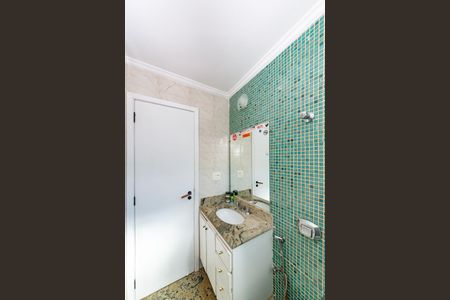 Apartamento à venda com 214m², 4 quartos e 2 vagas Apartamento à venda com 214m², 4 quartos e 2 vagasBanheiro da Suíte 2