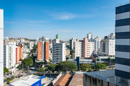 Apartamento à venda com 214m², 4 quartos e 2 vagas Apartamento à venda com 214m², 4 quartos e 2 vagasVista da Varanda