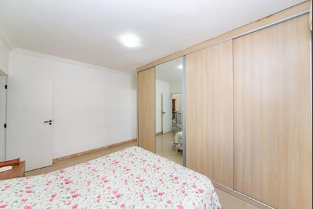 Apartamento à venda com 214m², 4 quartos e 2 vagas Apartamento à venda com 214m², 4 quartos e 2 vagasSuíte 1