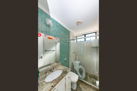 Apartamento à venda com 214m², 4 quartos e 2 vagas Apartamento à venda com 214m², 4 quartos e 2 vagasBanheiro da Suíte 2