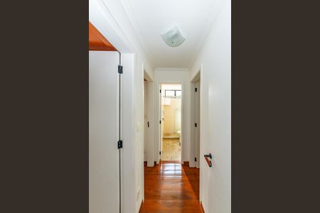 Apartamento à venda com 214m², 4 quartos e 2 vagas Apartamento à venda com 214m², 4 quartos e 2 vagasCorredor