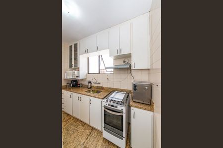 Apartamento à venda com 214m², 4 quartos e 2 vagas Apartamento à venda com 214m², 4 quartos e 2 vagasCozinha