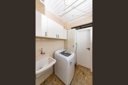 Apartamento à venda com 214m², 4 quartos e 2 vagas Apartamento à venda com 214m², 4 quartos e 2 vagasÁrea de Serviço