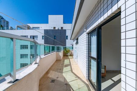 Apartamento à venda com 214m², 4 quartos e 2 vagas Apartamento à venda com 214m², 4 quartos e 2 vagasVaranda