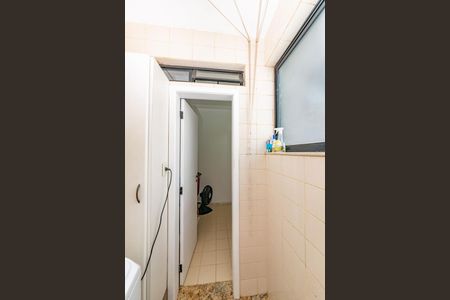 Apartamento à venda com 214m², 4 quartos e 2 vagas Apartamento à venda com 214m², 4 quartos e 2 vagasQuarto de Serviço