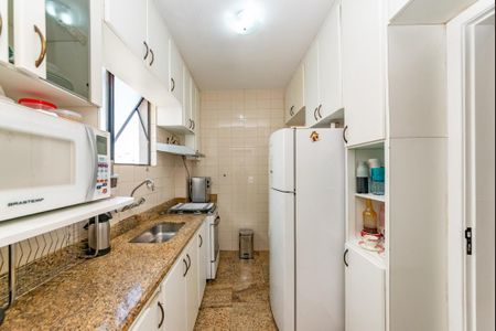 Apartamento à venda com 214m², 4 quartos e 2 vagas Apartamento à venda com 214m², 4 quartos e 2 vagasCozinha