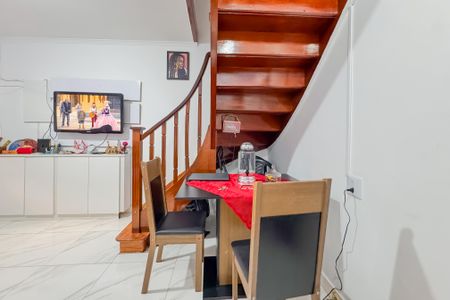 Casa à venda com 55m², 2 quartos e sem vaga Casa à venda com 55m², 2 quartos e sem vagaSala