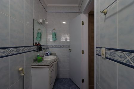 Casa à venda com 190m², 3 quartos e 4 vagasBanheiro da Suíte 1