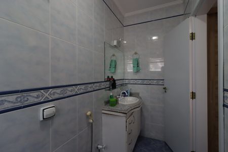 Casa à venda com 190m², 3 quartos e 4 vagasBanheiro da Suíte 1