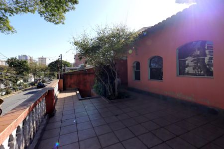 Casa para alugar com 90m², 1 quarto e 2 vagasQuintal