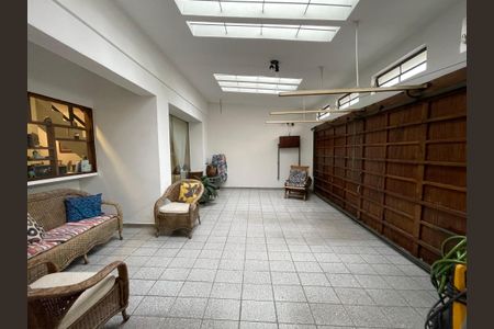 Casa à venda com 165m², 3 quartos e 2 vagas Casa à venda com 165m², 3 quartos e 2 vagasGaragem