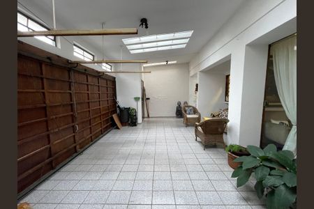 Casa à venda com 165m², 3 quartos e 2 vagas Casa à venda com 165m², 3 quartos e 2 vagasGaragem