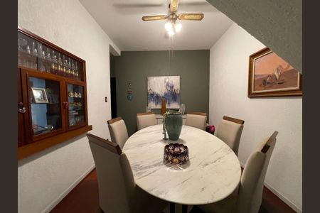 Casa à venda com 165m², 3 quartos e 2 vagas Casa à venda com 165m², 3 quartos e 2 vagasSala de Jantar