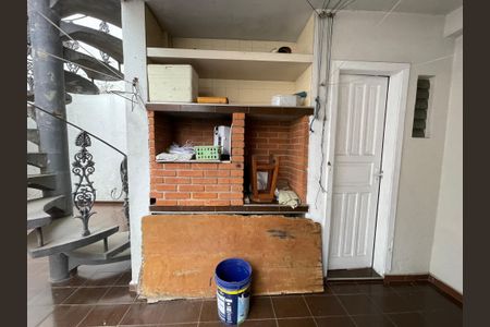 Casa à venda com 165m², 3 quartos e 2 vagas Casa à venda com 165m², 3 quartos e 2 vagasQuintal
