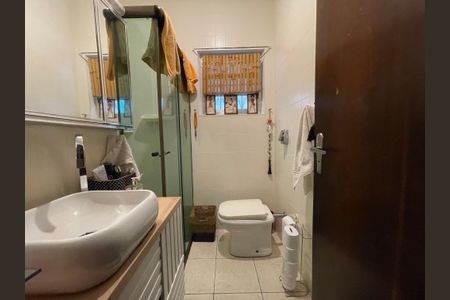Casa à venda com 165m², 3 quartos e 2 vagas Casa à venda com 165m², 3 quartos e 2 vagasBanheiro