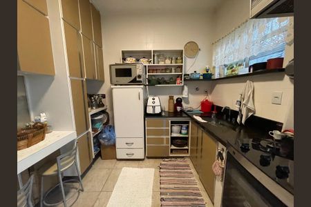 Casa à venda com 165m², 3 quartos e 2 vagas Casa à venda com 165m², 3 quartos e 2 vagasCozinha