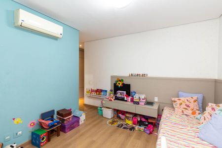 Apartamento à venda com 208m², 4 quartos e 4 vagas Apartamento à venda com 208m², 4 quartos e 4 vagasQuarto 4