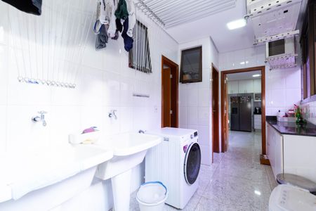 Apartamento à venda com 208m², 4 quartos e 4 vagas Apartamento à venda com 208m², 4 quartos e 4 vagasÁrea de Serviço