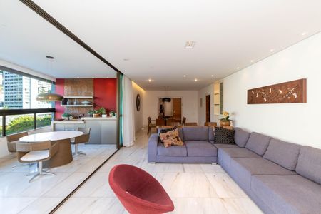 Apartamento à venda com 208m², 4 quartos e 4 vagas Apartamento à venda com 208m², 4 quartos e 4 vagasSala