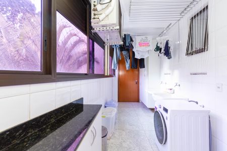 Apartamento à venda com 208m², 4 quartos e 4 vagas Apartamento à venda com 208m², 4 quartos e 4 vagasÁrea de Serviço