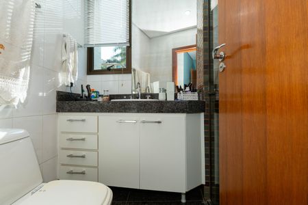 Apartamento à venda com 208m², 4 quartos e 4 vagas Apartamento à venda com 208m², 4 quartos e 4 vagasBanheiro Social 3