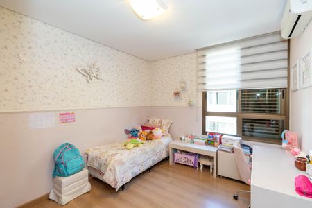 Apartamento à venda com 208m², 4 quartos e 4 vagas Apartamento à venda com 208m², 4 quartos e 4 vagasQuarto 3