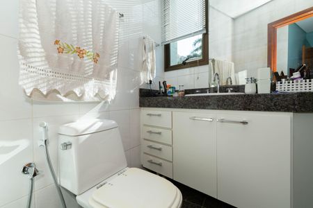 Apartamento à venda com 208m², 4 quartos e 4 vagas Apartamento à venda com 208m², 4 quartos e 4 vagasBanheiro Social 3
