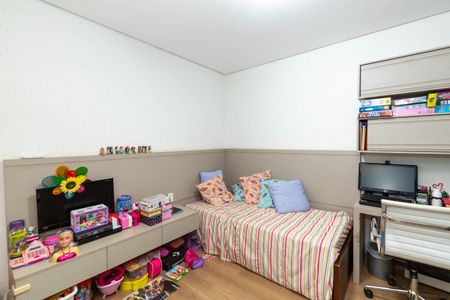 Apartamento à venda com 208m², 4 quartos e 4 vagas Apartamento à venda com 208m², 4 quartos e 4 vagasQuarto 4