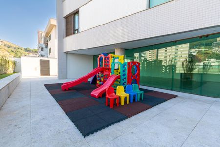 Apartamento à venda com 208m², 4 quartos e 4 vagas Apartamento à venda com 208m², 4 quartos e 4 vagasÁrea comum