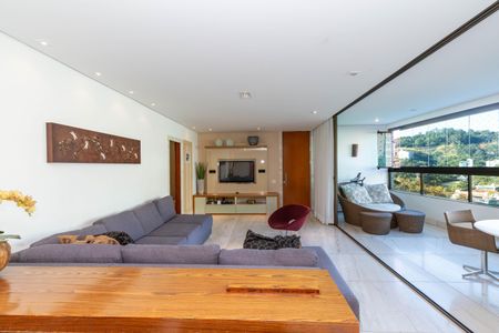 Apartamento à venda com 208m², 4 quartos e 4 vagas Apartamento à venda com 208m², 4 quartos e 4 vagasSala