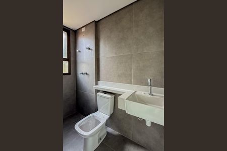 Apartamento à venda com 68m², 2 quartos e 2 vagas Apartamento à venda com 68m², 2 quartos e 2 vagasBanheiro da Suíte