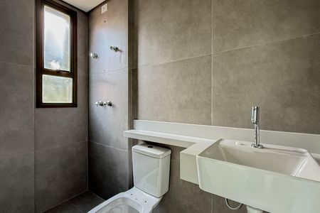 Apartamento à venda com 68m², 2 quartos e 2 vagas Apartamento à venda com 68m², 2 quartos e 2 vagasBanheiro da Suíte