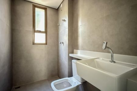 Apartamento à venda com 68m², 2 quartos e 2 vagas Apartamento à venda com 68m², 2 quartos e 2 vagasBanheiro