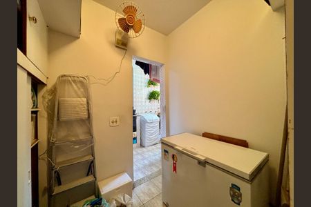 Apartamento à venda com 132m², 3 quartos e 1 vaga Apartamento à venda com 132m², 3 quartos e 1 vagaQuarto de Serviço