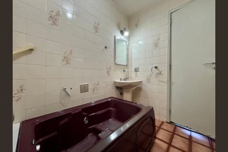Apartamento à venda com 132m², 3 quartos e 1 vaga Apartamento à venda com 132m², 3 quartos e 1 vagaBanheiro da Suíte